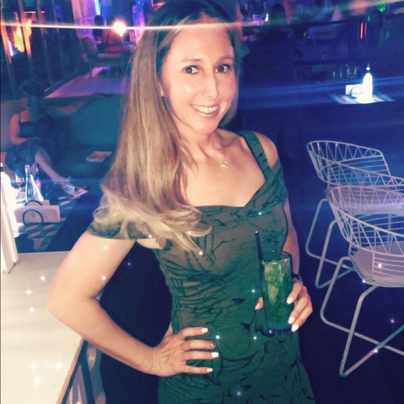 Meet your Posher, Ella - Picture 2 of 5